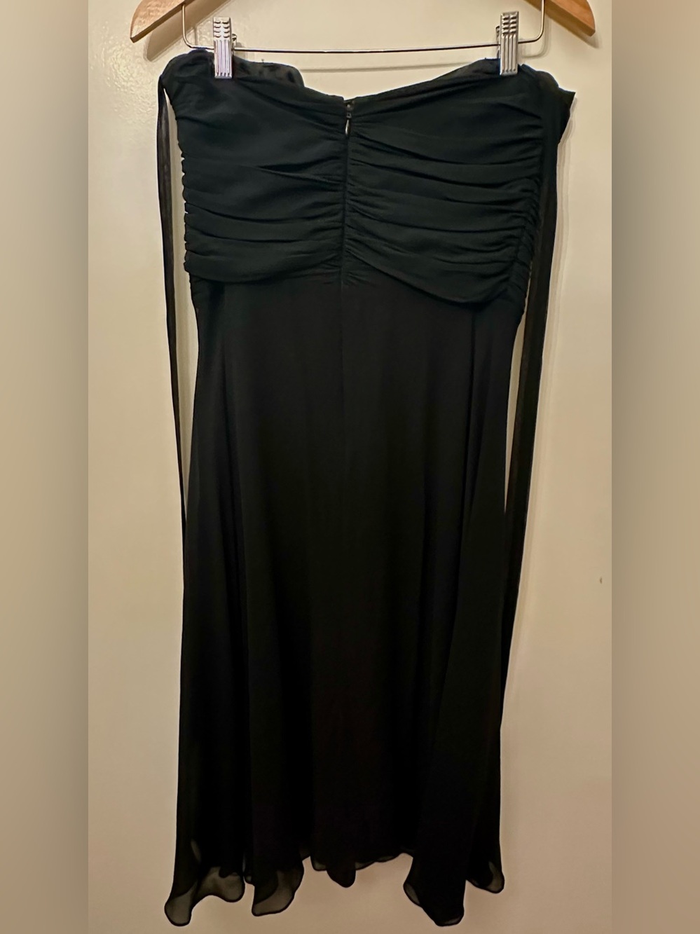 Maggy London Black Ruched Bodice Evening Gown - Picture 3 of 5